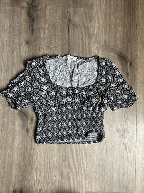 Black Floral Smocked Crop Top - Women's
